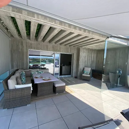 Apartment Atico De Lujo Con Amplia Terraza Y Porche Acristalado En *