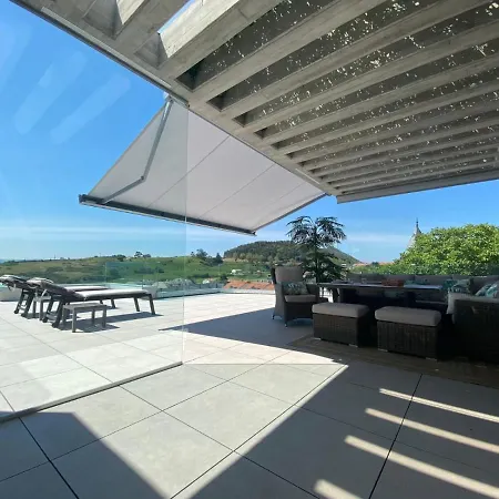 Apartment Atico De Lujo Con Amplia Terraza Y Porche Acristalado En *